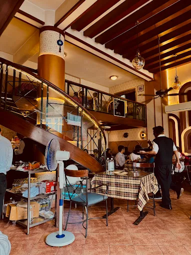 Restaurant Ambiance